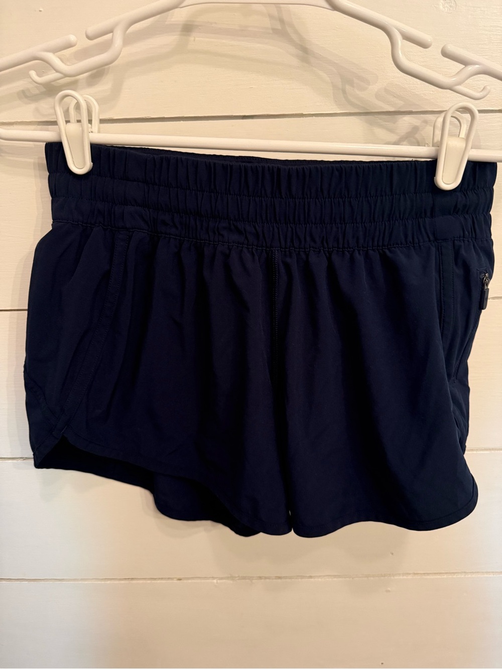 Lululemon Hotty Hot low rise lined shorts size 6